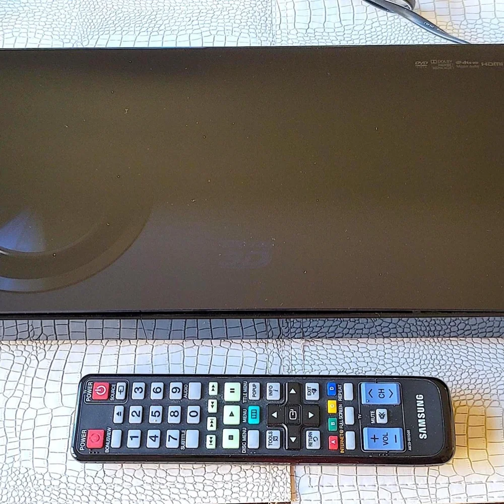 Samsung BD-C6900 3D Blu-Ray Player with Remote